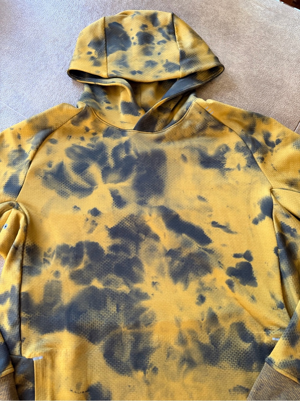 Men’s Lululemon M, Preloved Textured Tech "Diamond Dye Gold Spice Black" $48